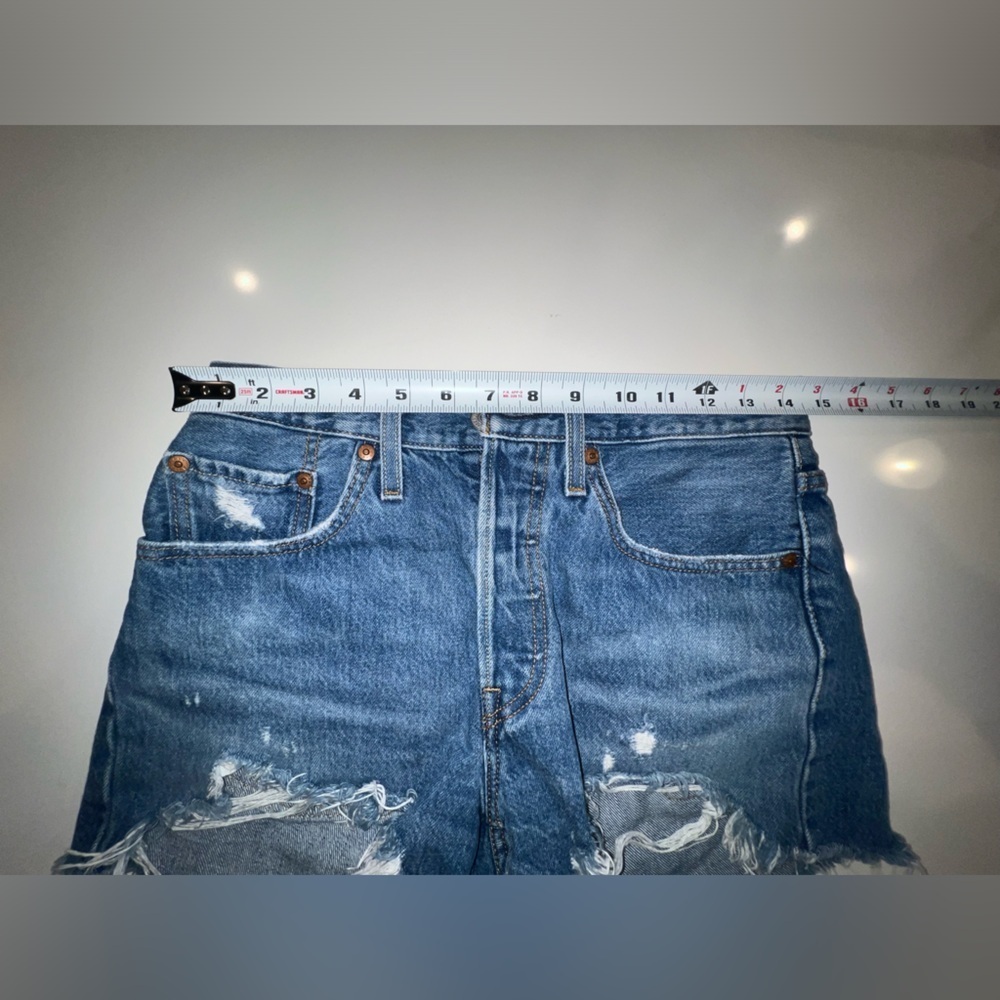 Levi's 501 Denim Button Fly Distressed Women's Shorts - Picture 2 of 15